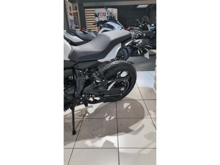 YAMAHA TRACER 7