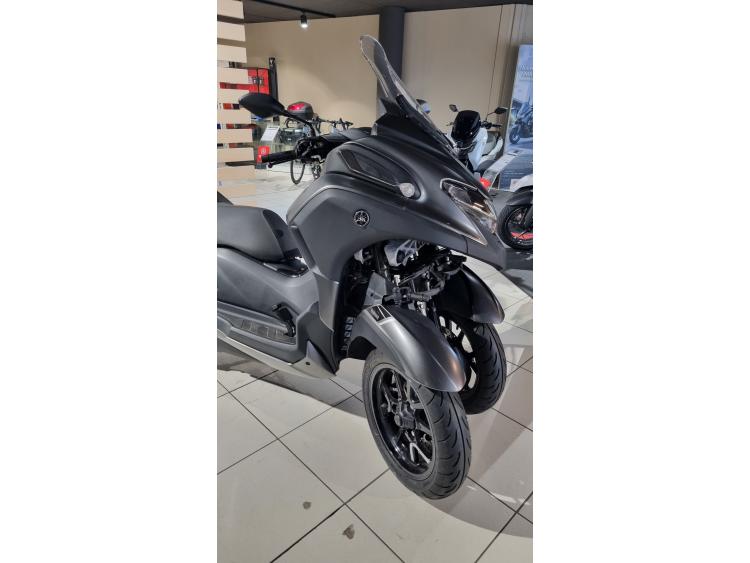 YAMAHA TRICITY 300