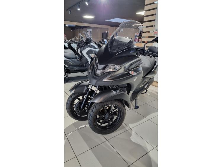YAMAHA TRICITY 300