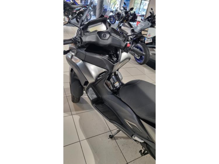 YAMAHA TRICITY 300