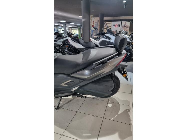 YAMAHA TRICITY 300