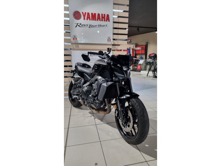 YAMAHA MT-09
