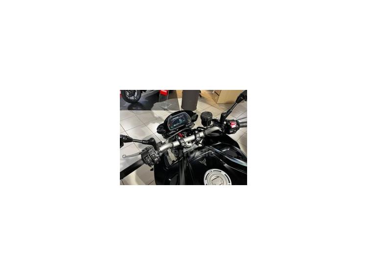YAMAHA MT-10