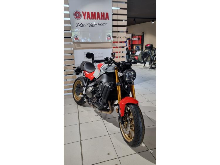 YAMAHA XSR 900