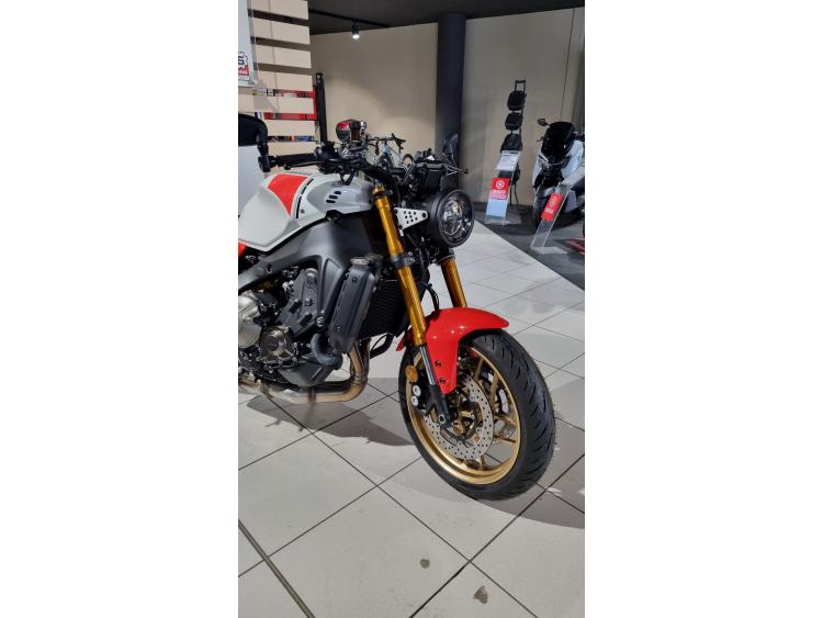 YAMAHA XSR 900