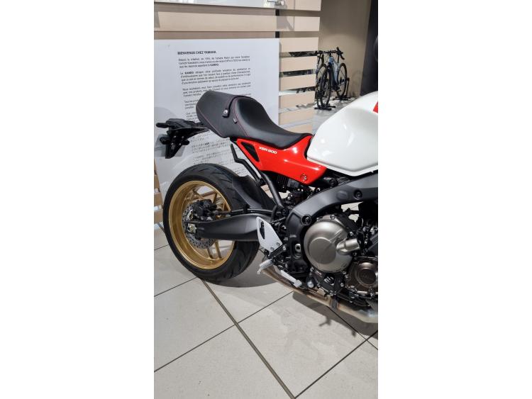 YAMAHA XSR 900