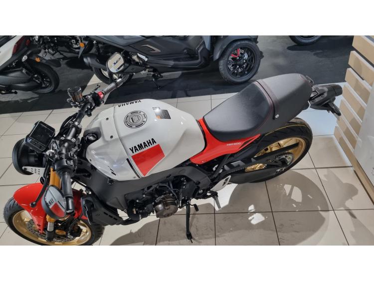 YAMAHA XSR 900