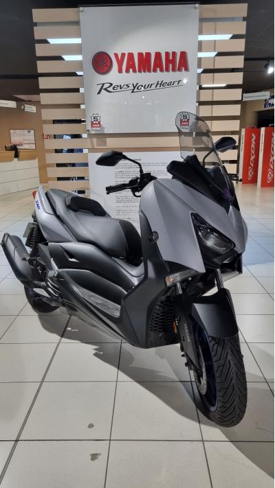 YAMAHA XMAX 125