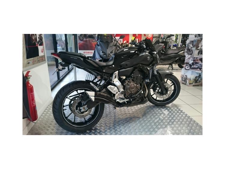 MT07 FULL BLACK